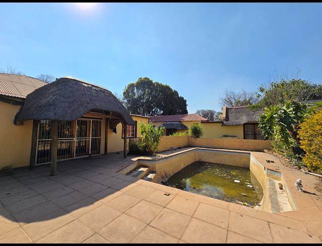 6 BEDROOM HOUSE FOR SALE IN BRAKPAN CENTRAL
